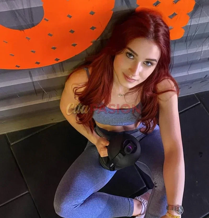 Escort en Arona. Acompañante exclusiva y encantadora.