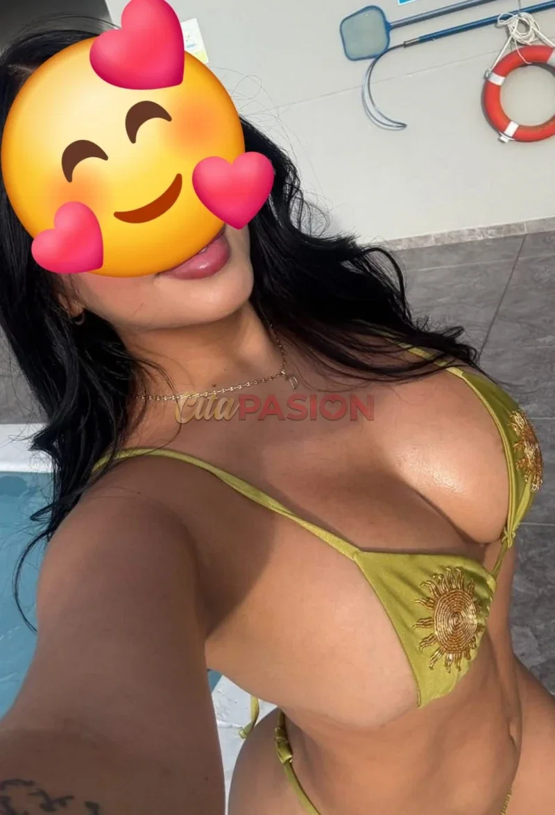 Escort en Collado Villalba. Linda morena apasionada recién llegada a la ciudad.