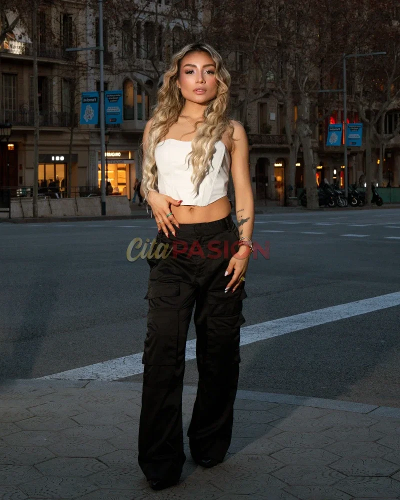 Escort en Barcelona capital. Soy una chica colombiana con clase y una sensualidad inolvidable.