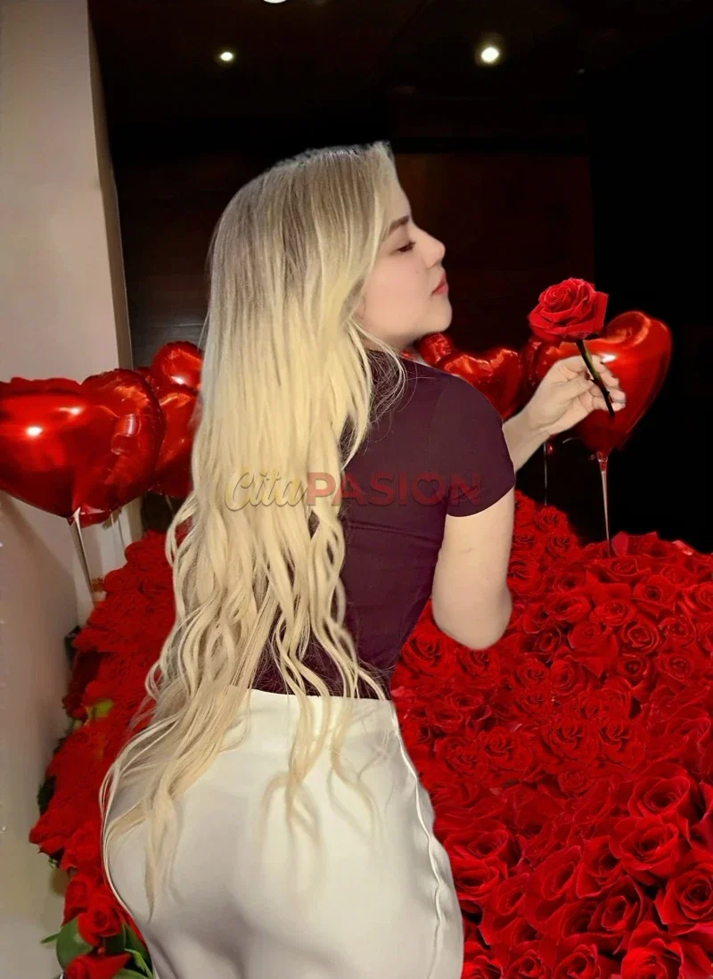 Escort en Barcelona capital. Rubia VIP, novedad en la ciudad.