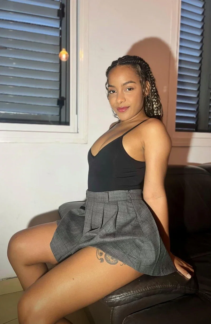Miniatura 2 de Escort en Castro Urdiales. ¡Novedad! Joven colombiana en zona Sámano, ven a divertirte.