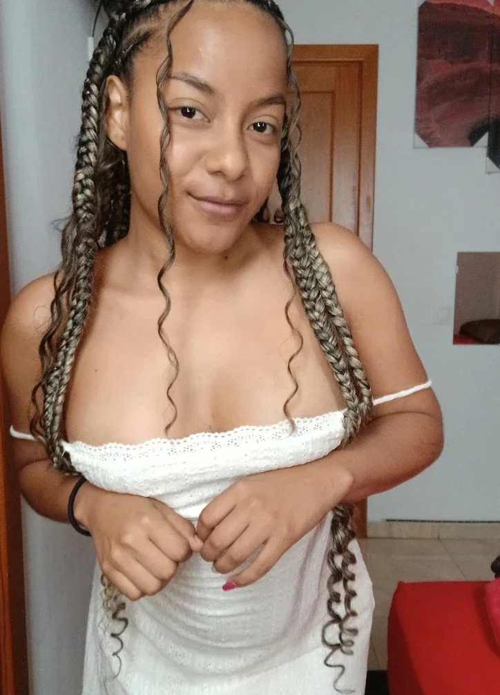 Miniatura 4 de Escort en Castro Urdiales. ¡Novedad! Joven colombiana en zona Sámano, ven a divertirte.