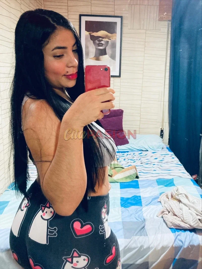 Escort en Sevilla capital. Colombiana y seductora, asi soy yo.