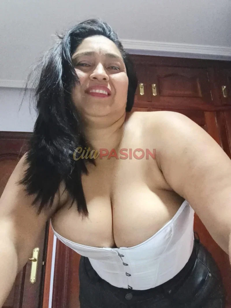 Miniatura 2 de Escort en Oviedo. Señora venezolana en Oviedo, soy una presencia cautivadora.