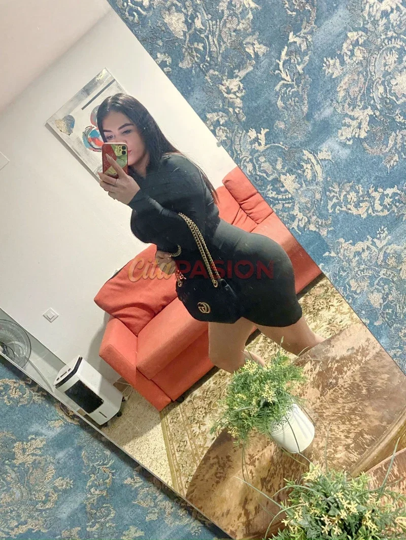 Miniatura 3 de Escort en Barcelona capital. Joven latina colombiana.