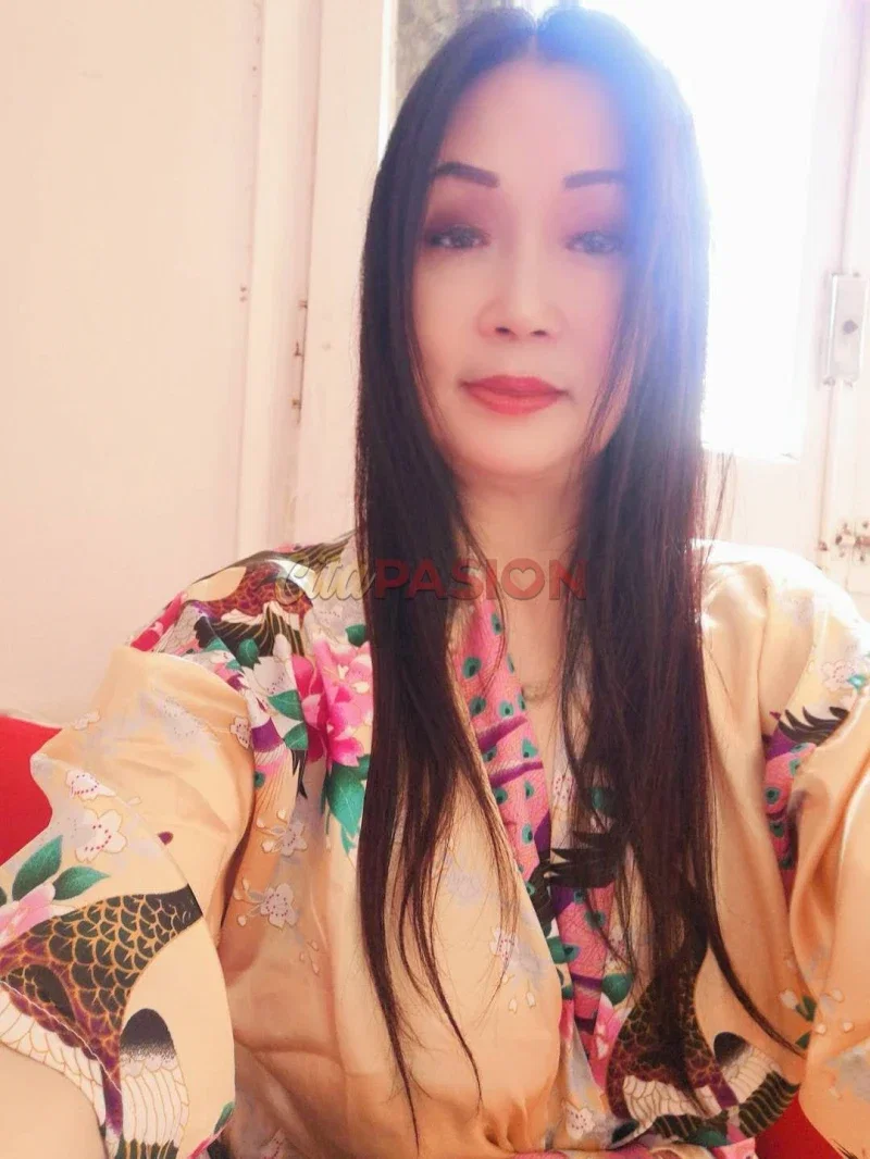 Escort en Barcelona capital. Chica asiática de vuelta a Barcelona.