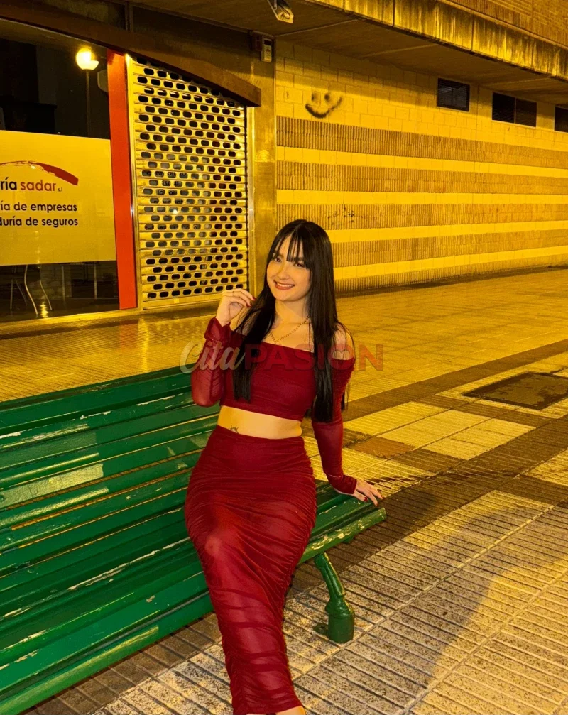 Escort en Oviedo. Jovencita universitaria apasionada.
