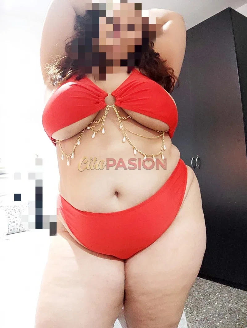 Escort en Barcelona capital. Gordita, hermosa y simpática.