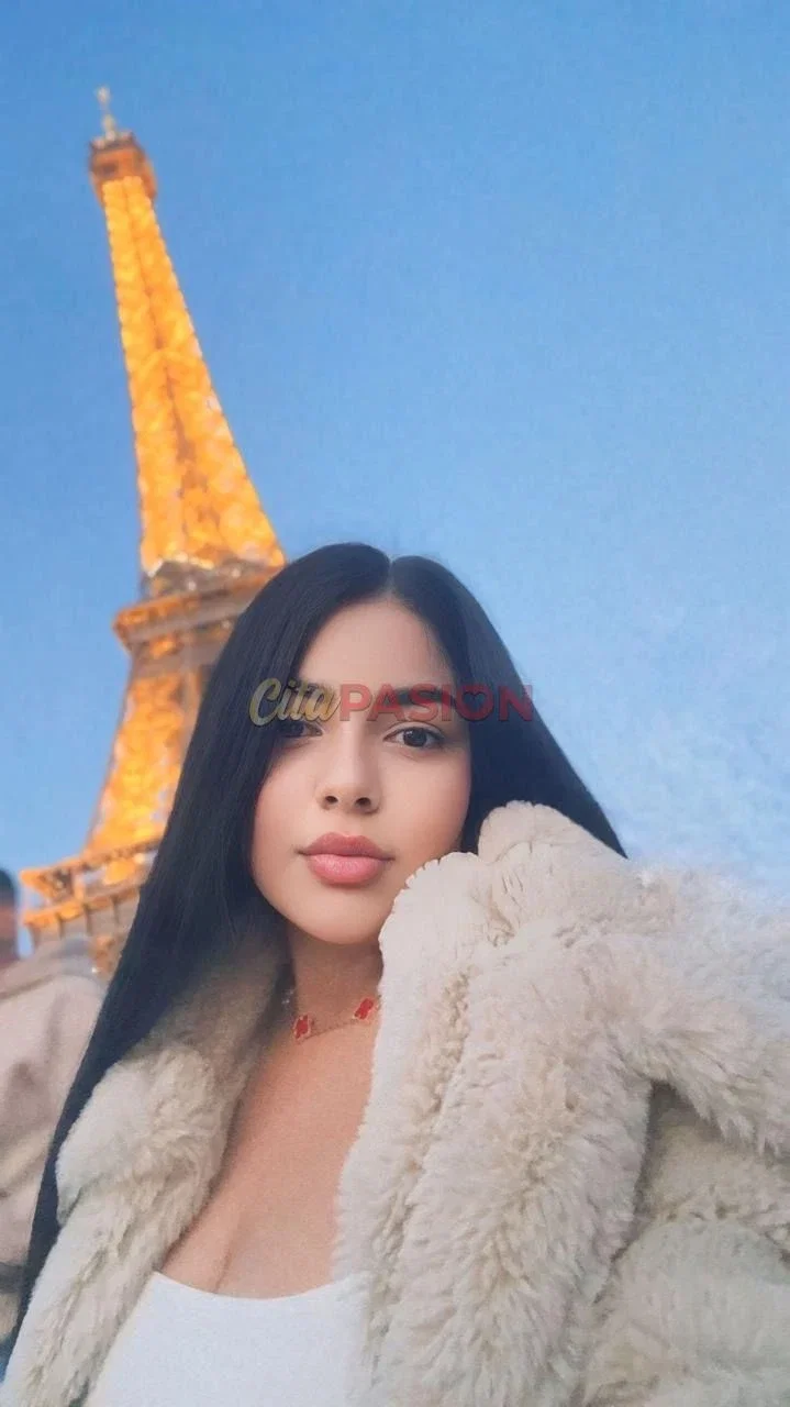Escort en Madrid capital. Colombiana curvy, apasionada y discreta. ¡Ven a conocerme!