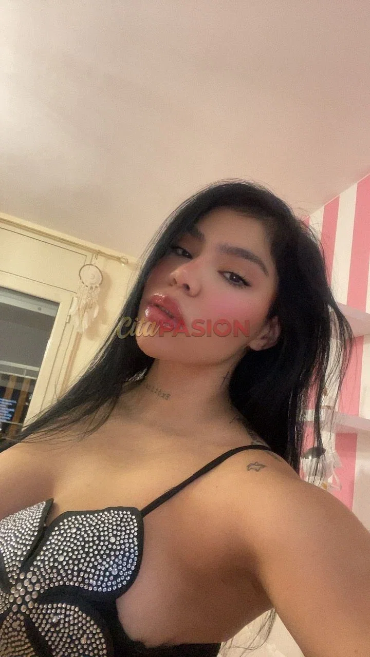 Miniatura 3 de Escort en Barcelona capital. Hermosa jovencita colombiana realmente simpática.
