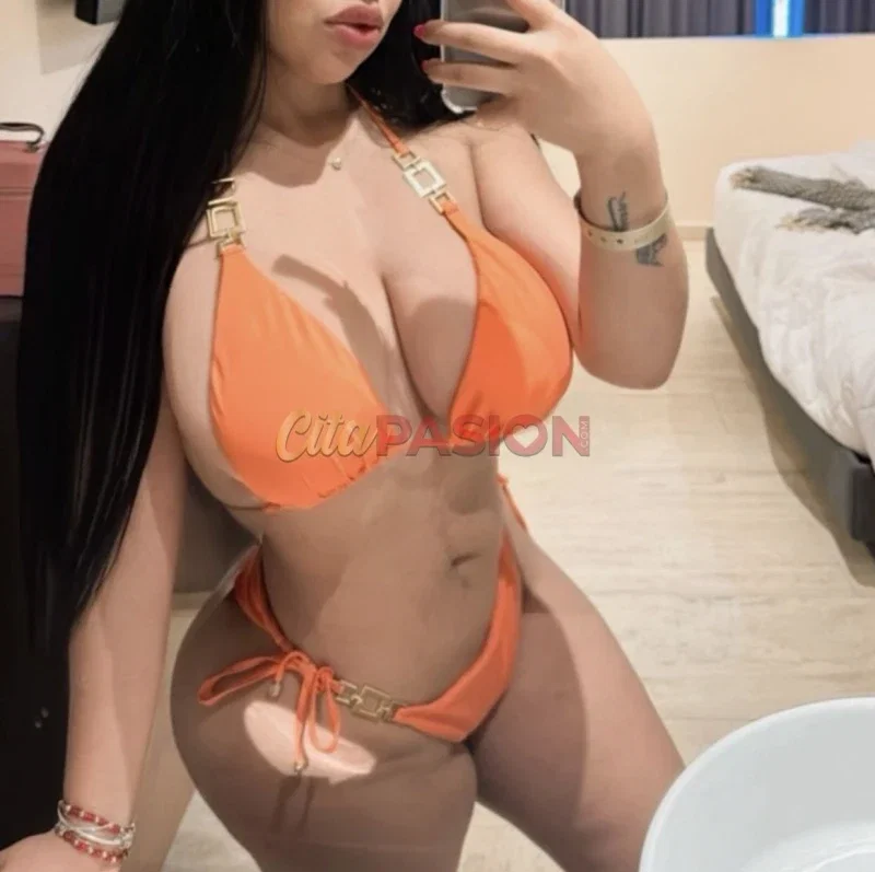 Escort en Barcelona capital. Linda colombiana muy especial para ti.