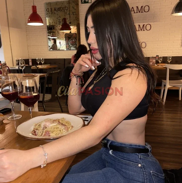 Escort en Logroño. Mía de Colombia, encantada de conocerte.