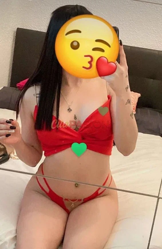 Escort en Madrid capital. Chica hermosa deseando conocerte por el metro Estrecho.