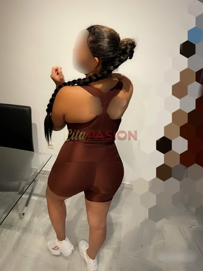 Escort en Bormujos. Latina dulce con autentica figura brasileña.