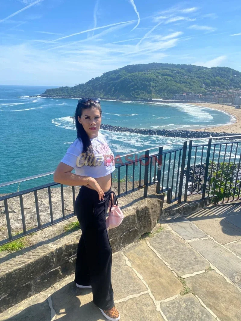 Miniatura 2 de Escort en Castro Urdiales. Tu compañía ideal para vivir momentos inolvidables.