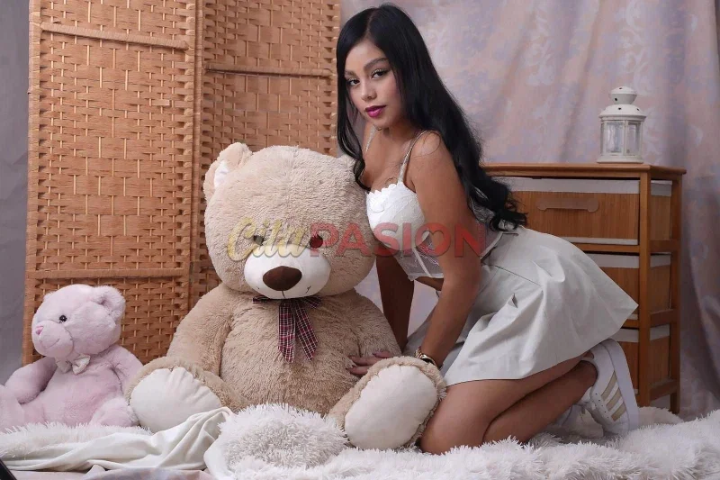 Miniatura 3 de Escort en Valencia capital. Colombiana de 19 años, recién llegada.