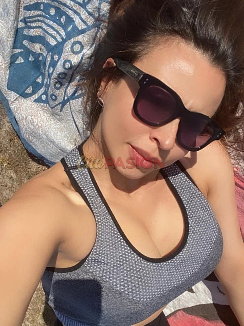 Escort en Madrid capital. Disfruta de encuentros únicos en Madrid.