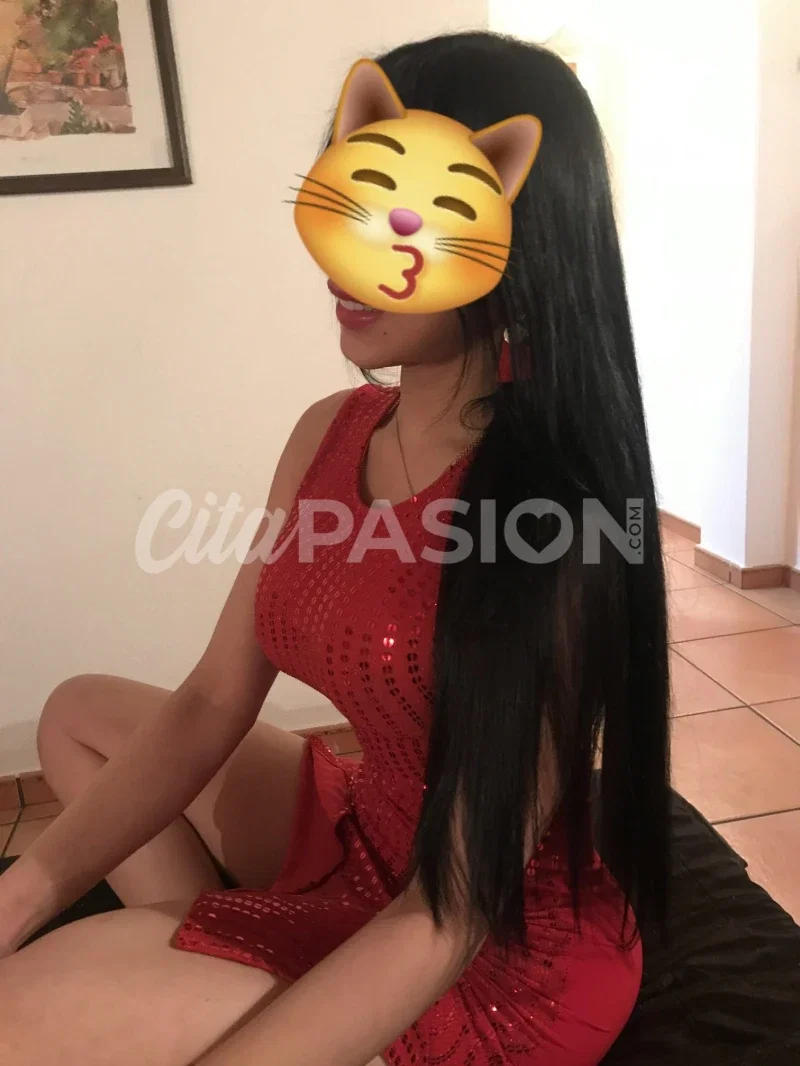 Miniatura 2 de Escort en Elche. Latina deslumbrante, morenaza y alta.