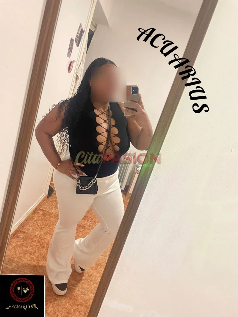 Escort en Granada capital. Morena de atractivo irresistible, me encantaría sorprenderte.
