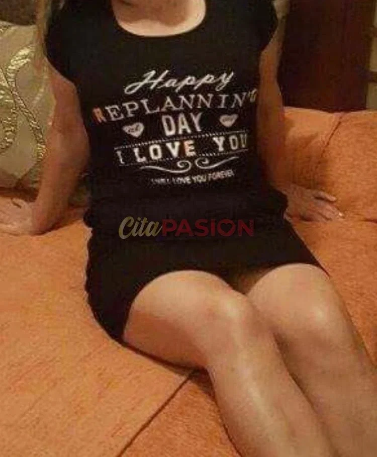 Escort en Benalmádena. Rubia cariñosa, atenta y discreta.