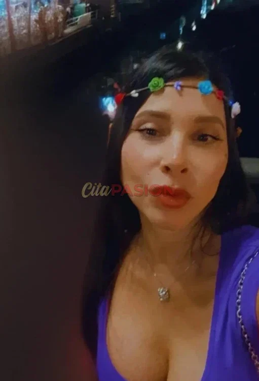 Escort en Bilbao. Latina encantadora. ¡Disfrutemos de un momento inolvidable!