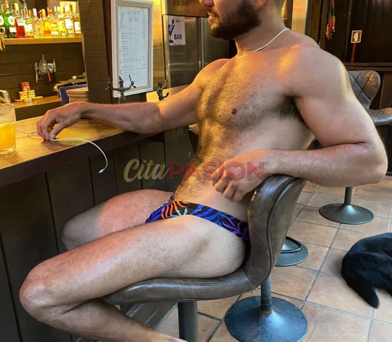 Escort en Madrid capital. Atractivo acompañante portugués en Madrid.