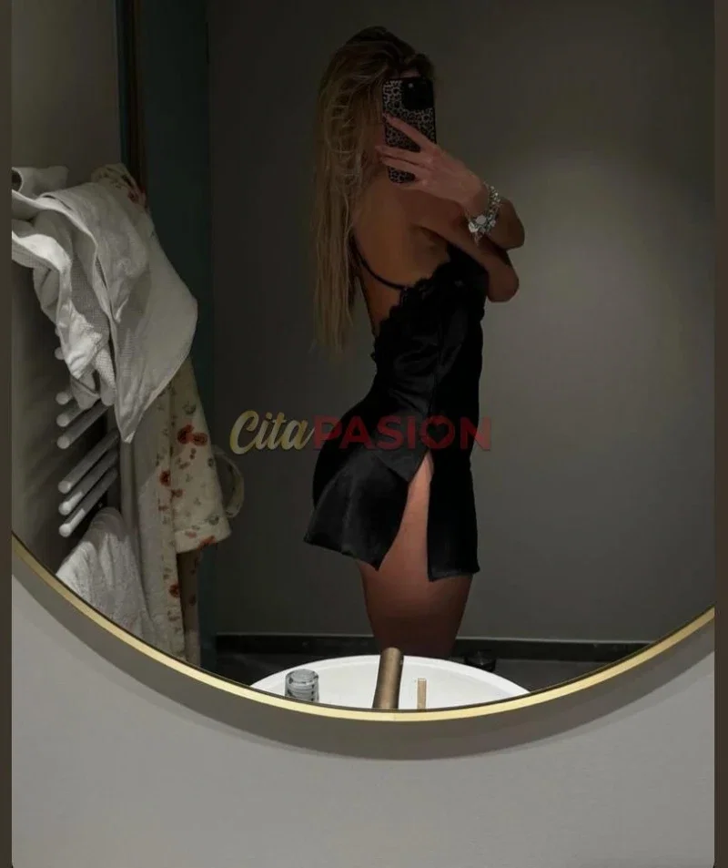 Miniatura 3 de Masajista en Las Palmas. Masajista sensitiva profesional con figura de gym.