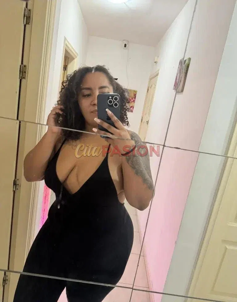 Escort en Santa Cruz de Tenerife. Morena colombiana en La Laguna esperándote. - Foto