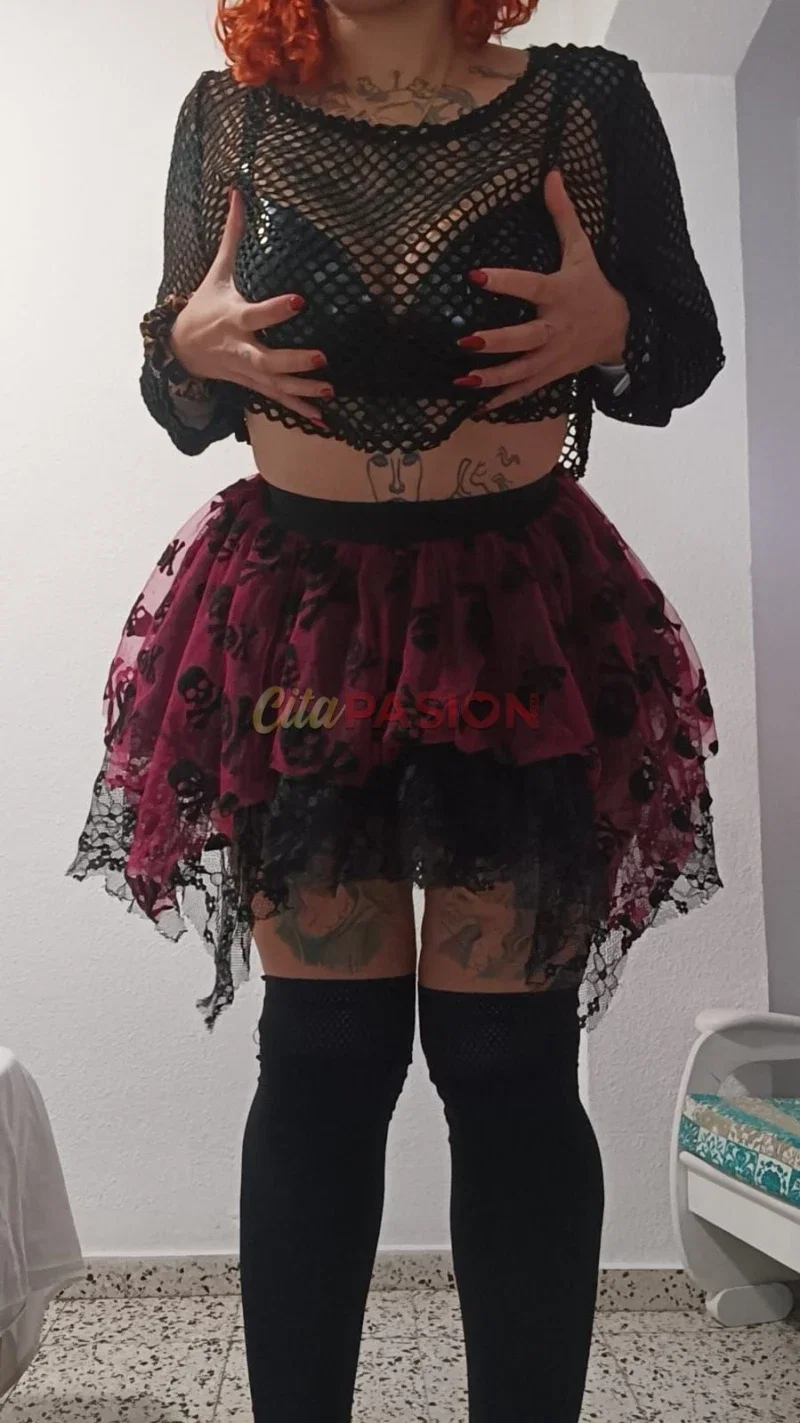 Miniatura 4 de Escort en Málaga capital. Pelirroja tatuada y atrevida en el centro de Málaga.