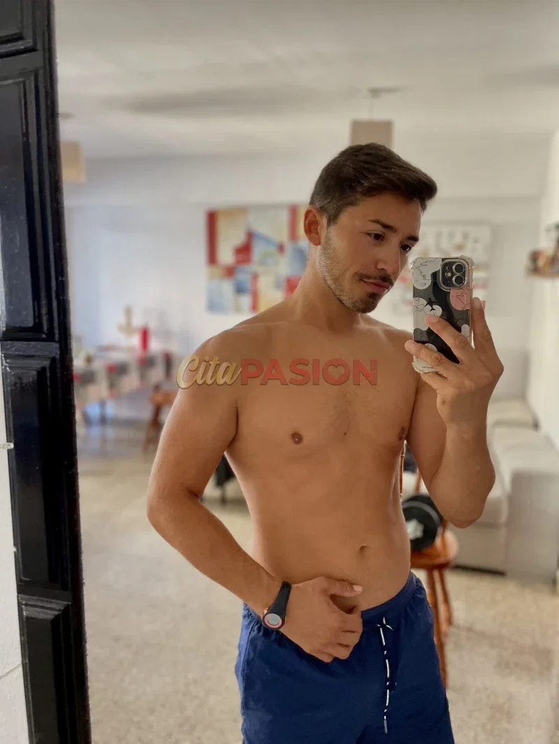 Miniatura 4 de Escort en Ibiza. Chico latino versátil con ganas de conocerte ¡bebé!