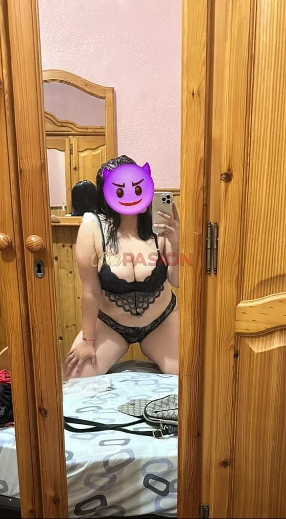 Escort en Almería capital. Gordita super cariñosa y atenta. ¡Ven a conocerme!