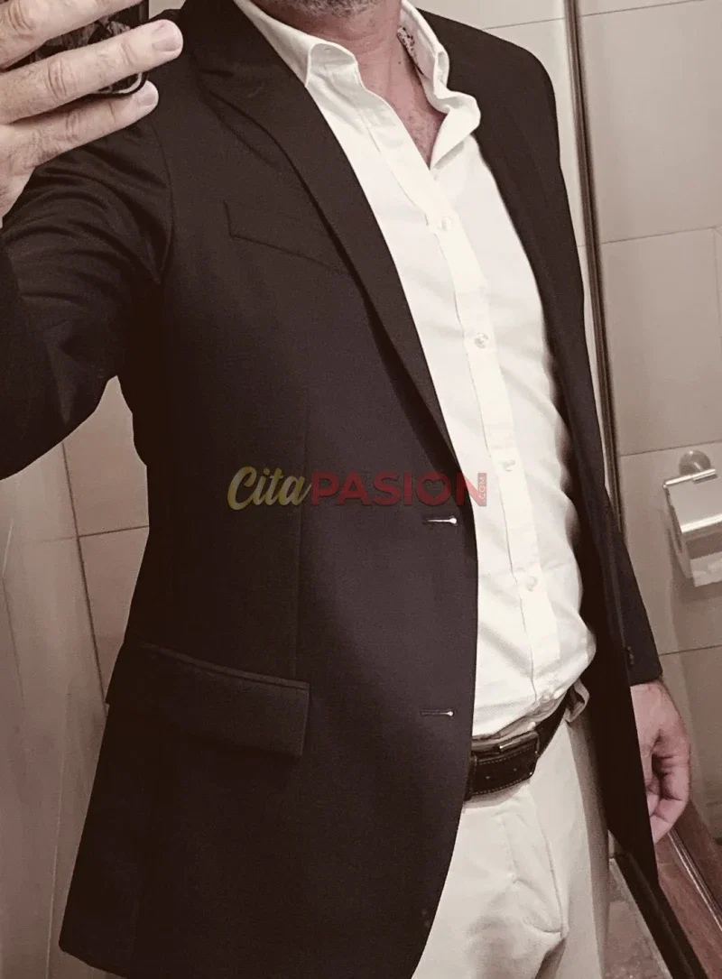 Miniatura 2 de Escort en Valencia capital. Caballero de compañía, elegante y apuesto.