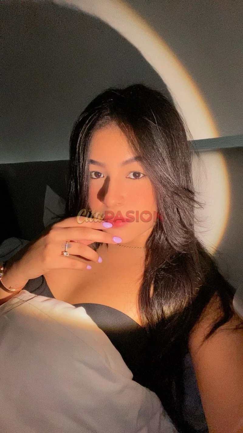 Escort en Madrid capital. Pareja latina real, muy juguetona y divertida.