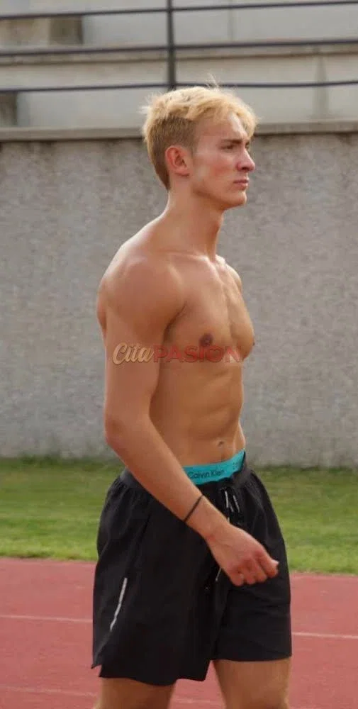 Escort en Madrid capital. Gigolo de origen ucraniano para mujeres y parejas en Madrid.