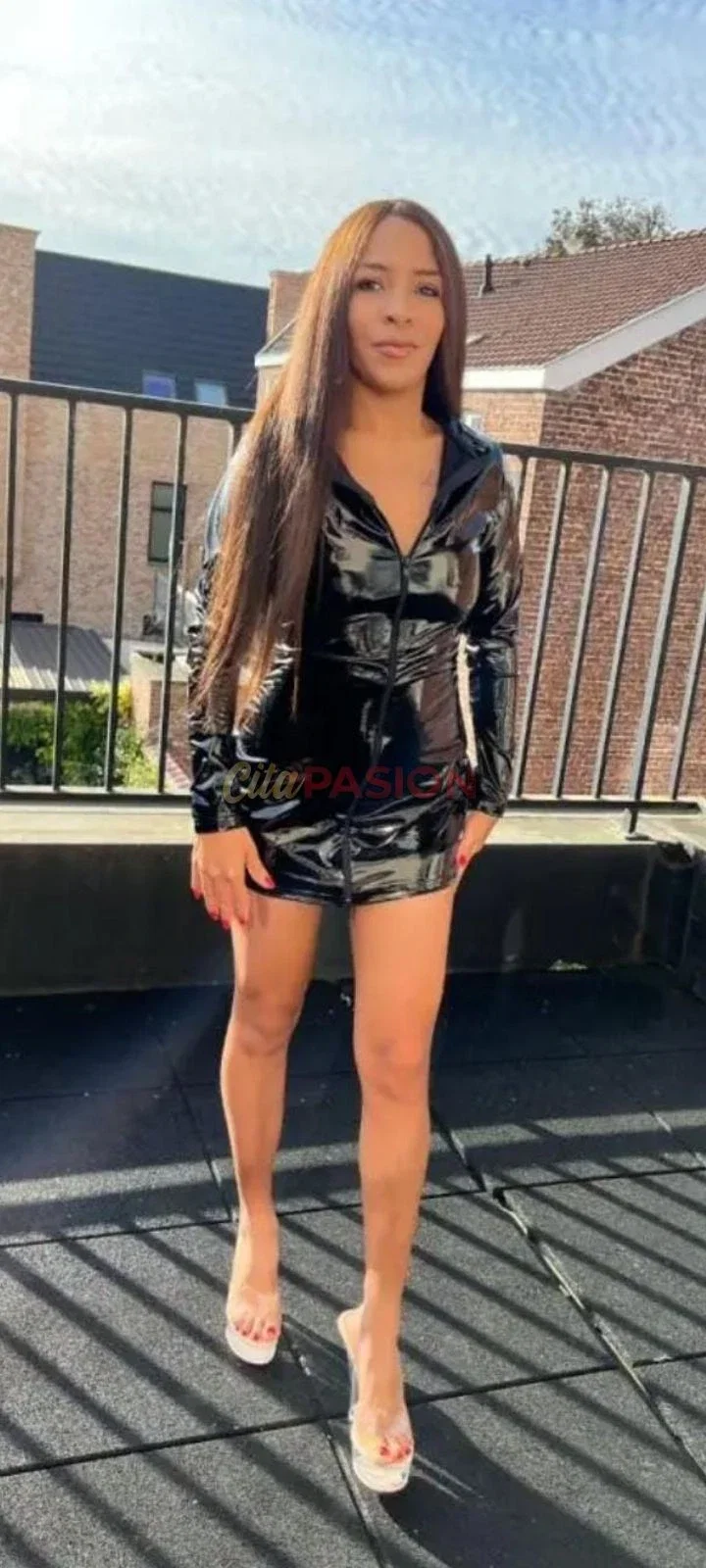 Miniatura 3 de Escort en Benidorm. Chica jóven con apartamento y coche en Benidorm.