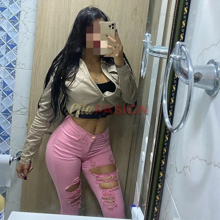 Escort en Móstoles. Hermosa morena mexicana en Móstoles.