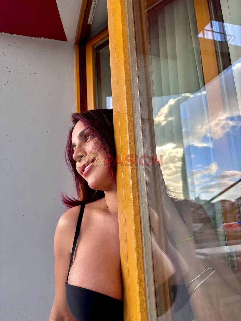 Miniatura 7 de Travesti en Palma de Mallorca. Pelirroja deslumbrante y muy femenina.
