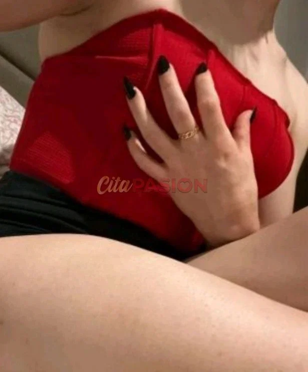 Travesti en Torrejón de Ardoz. Travesti encantadora, delicada y cariñosa.