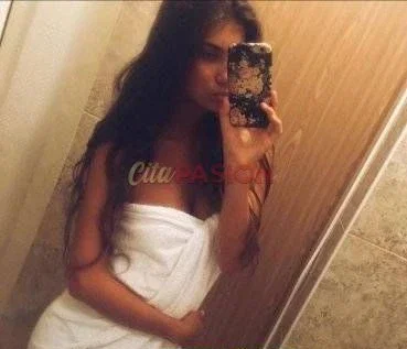 Travesti en Calafell. Soy travesti guapa, femenina y caprichosa en Calafell.