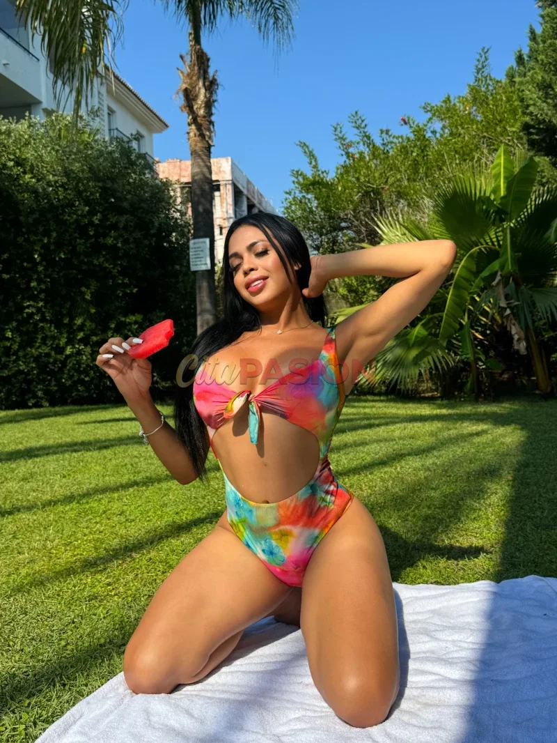 Miniatura 2 de Travesti en Marbella. ¡Novedad! Chica muy simpática, amable y cariñosa.