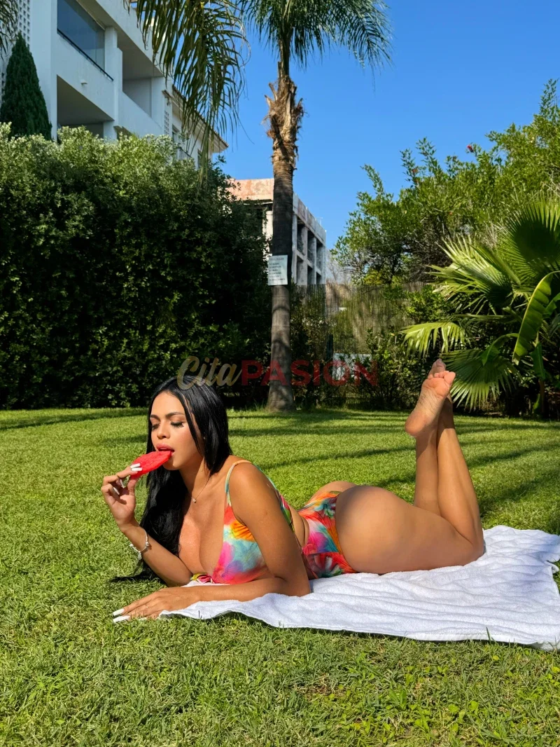Miniatura 3 de Travesti en Marbella. ¡Novedad! Chica muy simpática, amable y cariñosa.