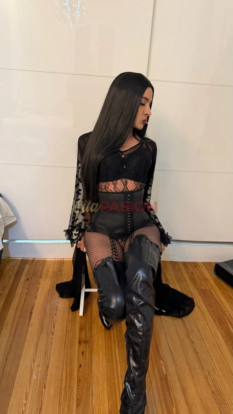 Travesti en Bilbao. Muñeca latina hermosa, ven a visitarme. - Foto