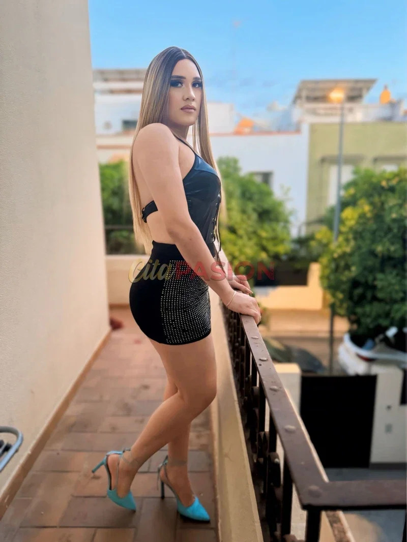 Miniatura 3 de Travesti en Santa Cruz de Tenerife. Trans muy femenina, con apartamento privado y recien llegada.