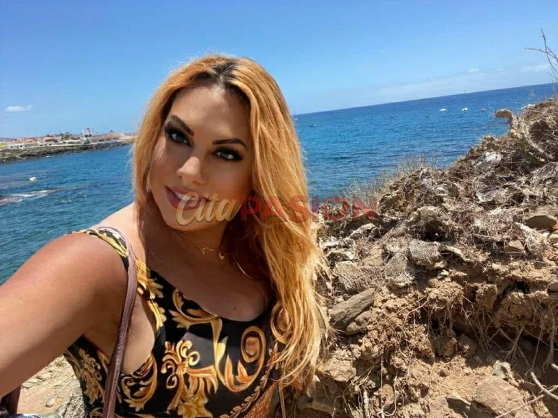 Travesti en Adeje. Descubre por primera vez en Tenerife Sur.