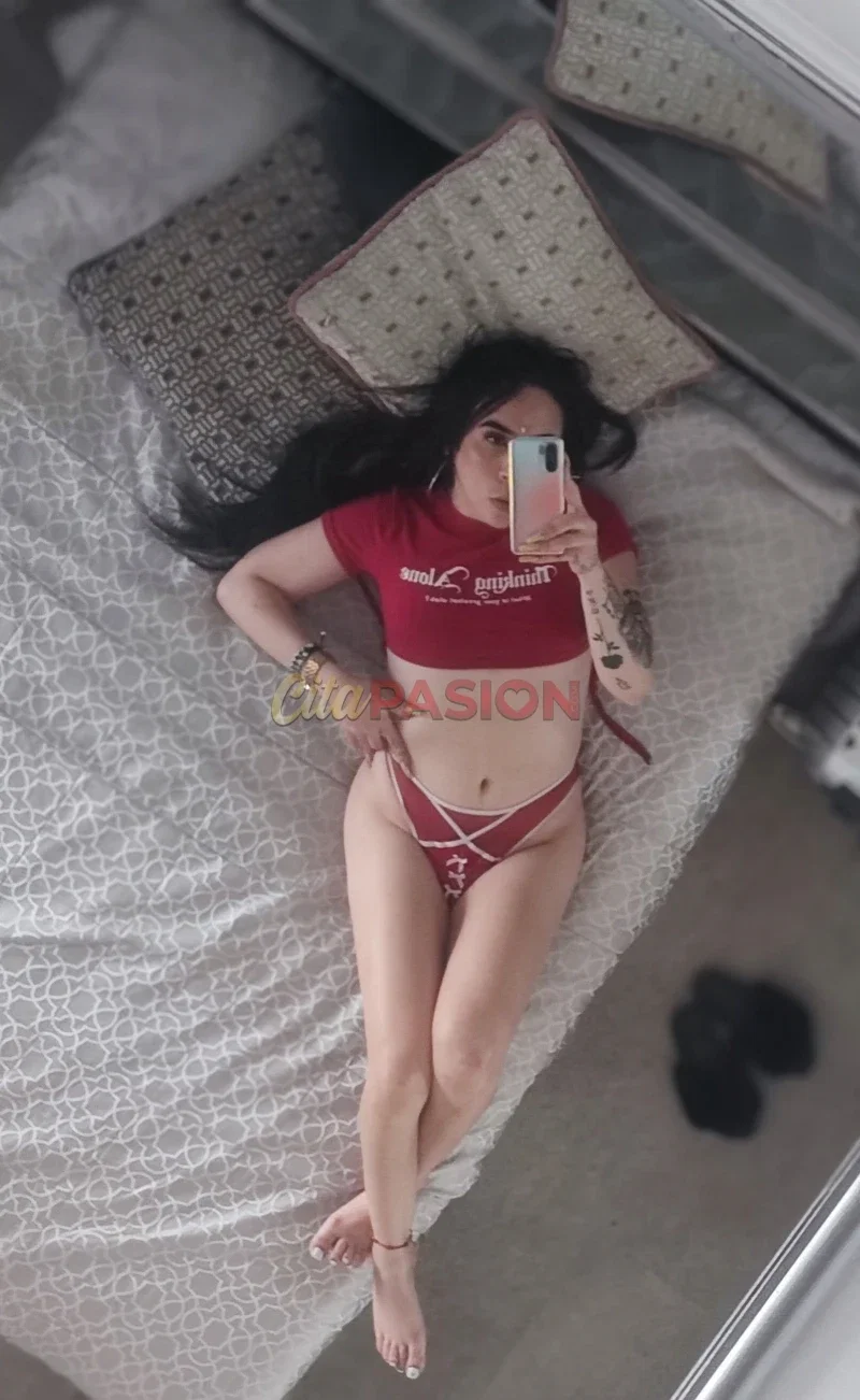 Travesti en Alicante capital. Compañía exclusiva y momentos repletos de diversión.
