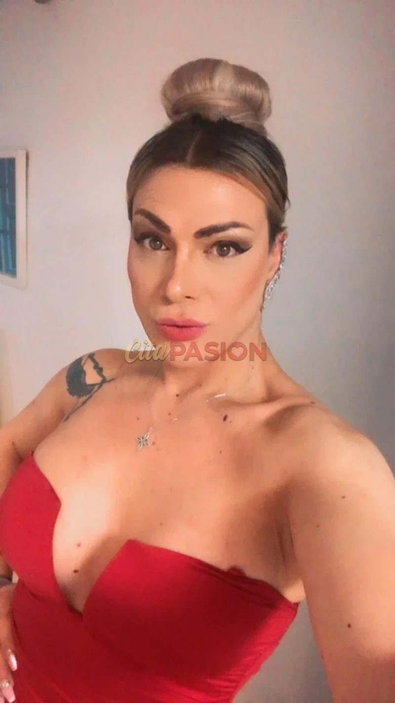 Travesti en Salamanca capital. Llegué a la ciudad recientemente, y estaré aquí solo unos días.