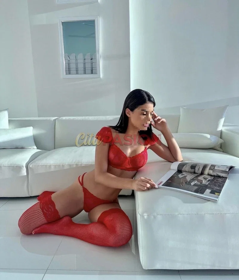 Miniatura 2 de Masajista en Torrevieja. Jovencita encantadora dispuesta a agradarte.
