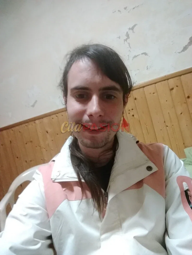 Travesti en Terrassa. Chica trans apasionada y deseando salir de fiesta.