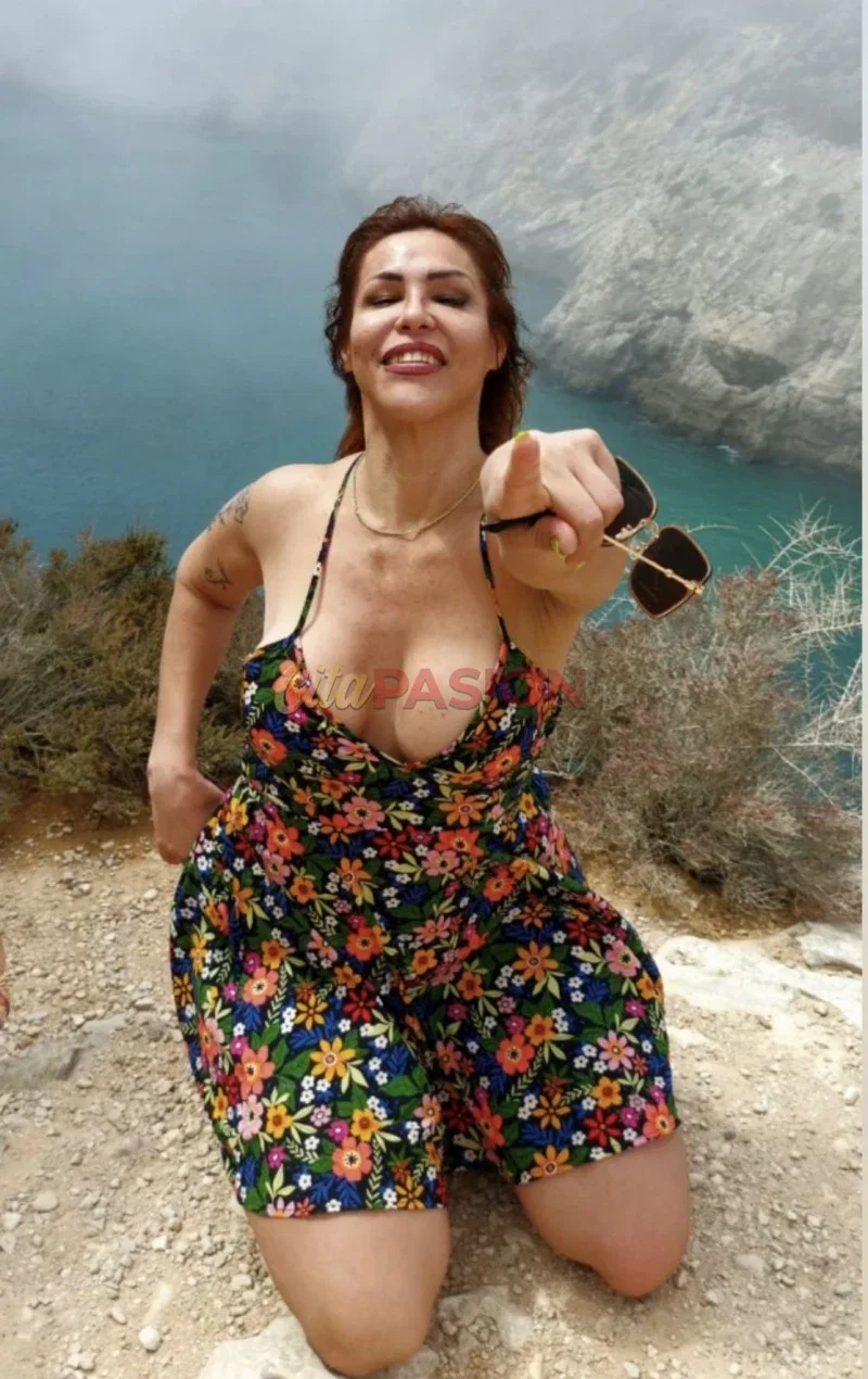 Travesti en Madrid capital. Trans guapa y femenina. ¿Que rol prefieres tu?