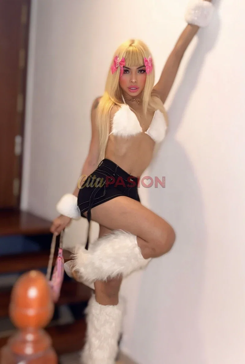 Miniatura 3 de Travesti en Madrid capital. Jovencita rubia muy guapa, por unos dias en Madrid.
